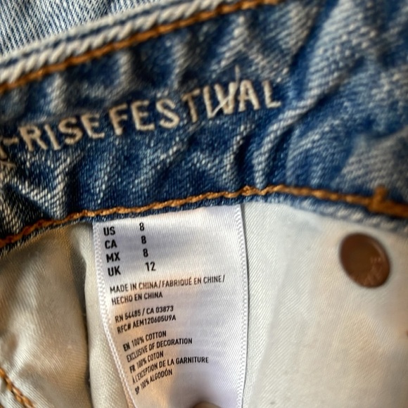 American Eagle hi rise festival size 8 light Blue Distressed Jean Shorts - Picture 4 of 8